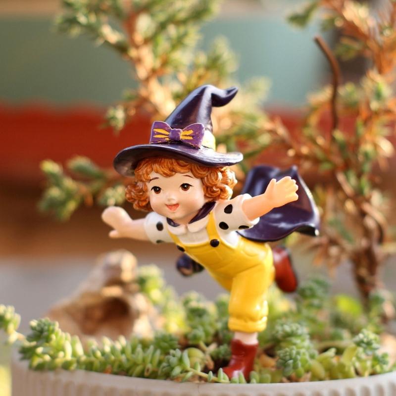 Witch Character Plant Pot Figu - огляд і ціна Plant Pot Small Desk
