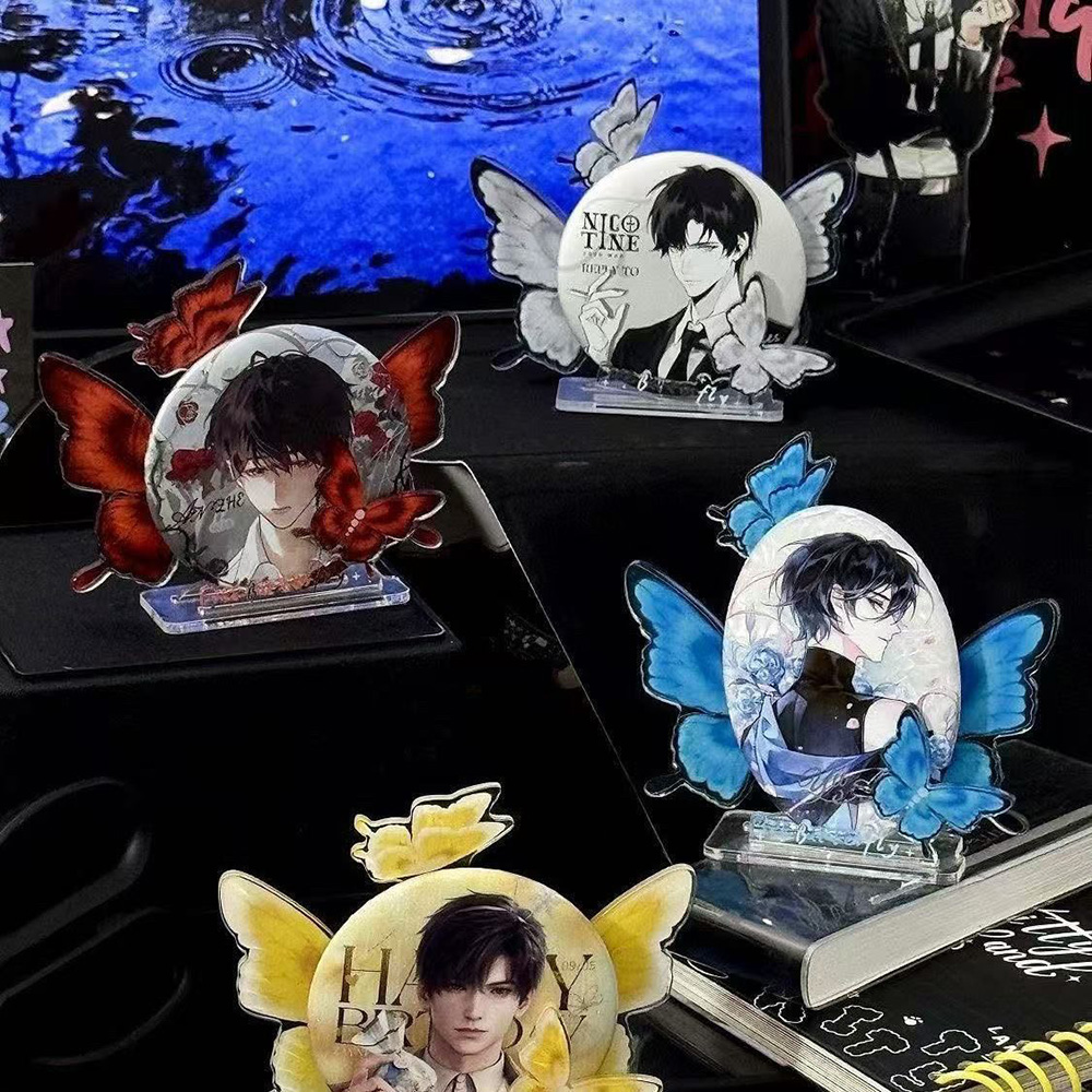 4Pcs Butterfly Acrylic Badge D - огляд і ціна Desk Setup Photo